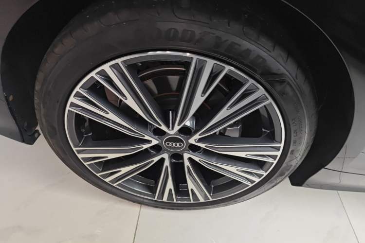 Used Audi A6L 2023 Revised Edition 45 TFSI quattro Prestige Dynamic Version Exterior 5