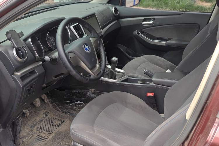 Used Venucia T70 2016 1.6L Manual Ruixing Edition Left Front Seat