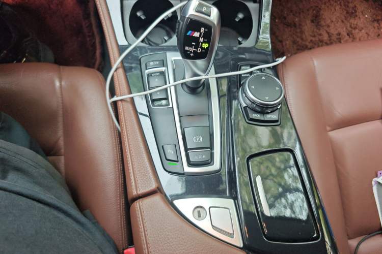 Used BMW 5 Series 2014 520Li Elegant Model Gear Lever