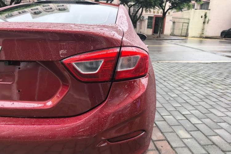 Used Chevrolet Cruze 2017 1.5L Automatic Pioneer Sunroof Edition