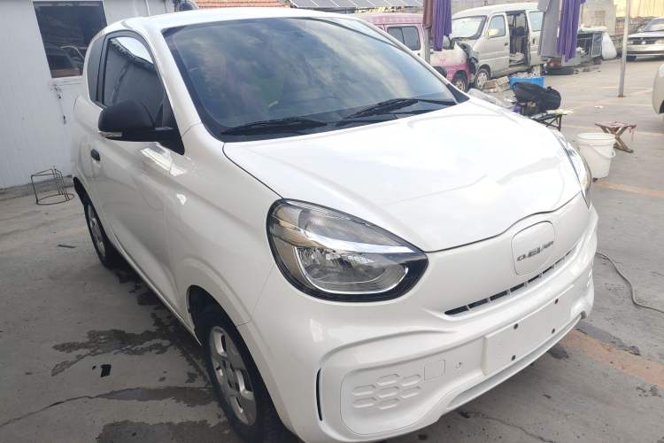 Used Roewe Clever 2021 302km All-Round Version Front Right 45 Deg