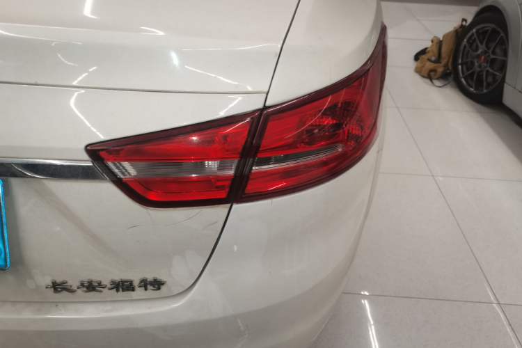 Used Ford Escort 2015 1.5L Automatic Fashion Model