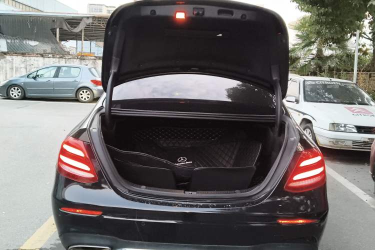 Used Mercedes-Benz E-Class 2018 Facelift E 200 L Sport Edition