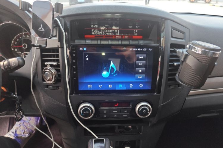 Used Mitsubishi Pajero 2014 3.0L Elite Edition Audio And AC Panel