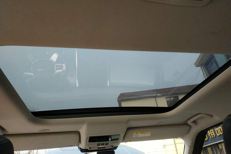 Used Land Rover Discovery 2021 360 PS R-Dynamic S Headliner