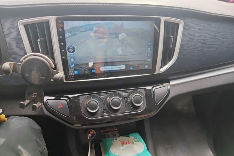 Used FORTHING Lingzhi 2023 V3 1.6L Base Model 2 Seats Audio And AC Panel