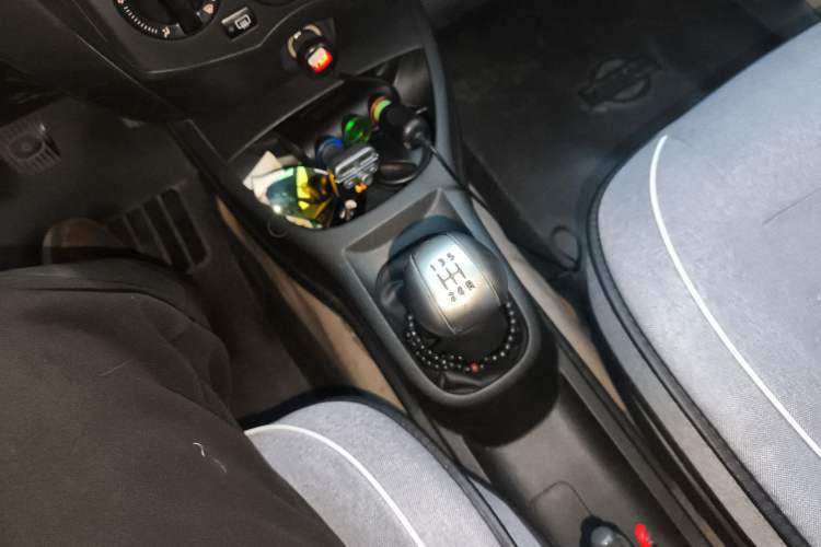 Used Nissan Livina 2010 Jingrui Edition 1.6L Manual Standard Model