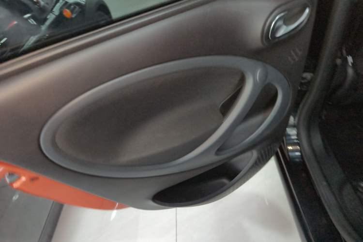 Used smart forfour 2016 1.0L 52 kW Passion Edition
