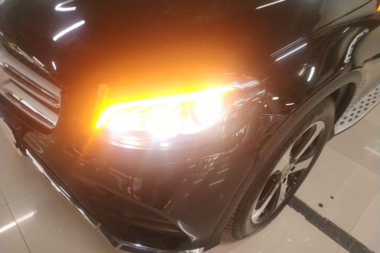 Used Mercedes-Benz GLC 2018 GLC 260 4MATIC Luxury Model
