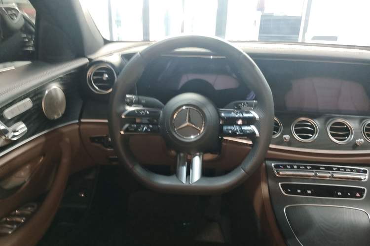 Used Mercedes-Benz E-Class 2023 Restyled E 300 L Sport Luxury Edition Steering Wheel