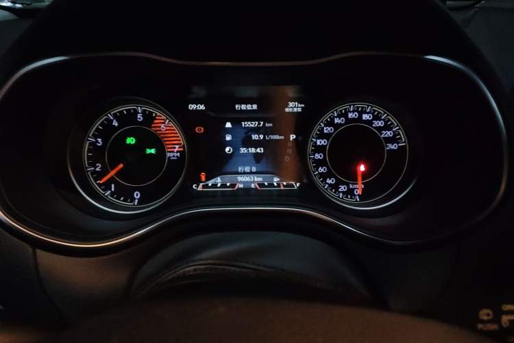 Used Jeep Cherokee 2019 2.0T Two-Wheel Drive Smart Enjoyment Version China V
