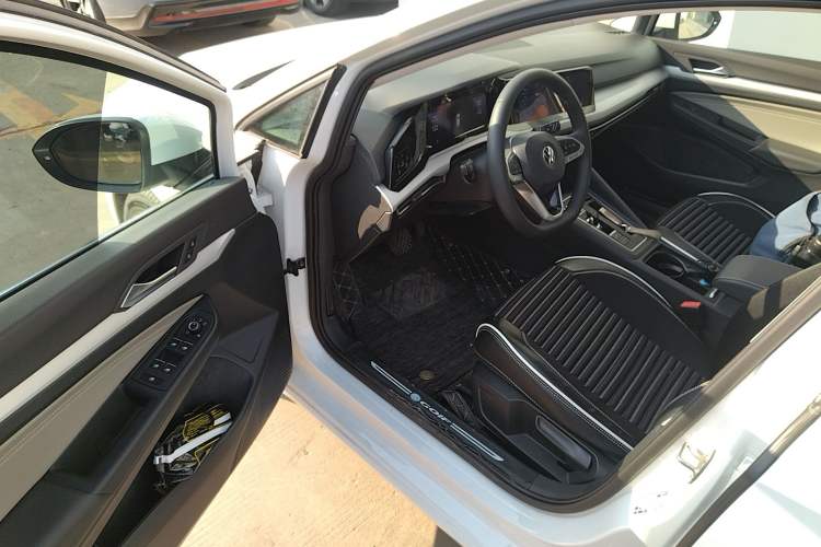 Used Volkswagen Golf 2023 Facelift 280TSI DSG Pro