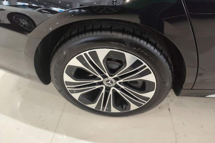 Used Mercedes-Benz E-Class New Energy 2024 E 350 e L Plug-in Hybrid Sedan