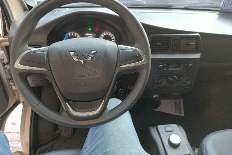 Used Wuling Rongguang EV 2022 Base Model Enclosed Cabin Vehicle 2 Seats CATL