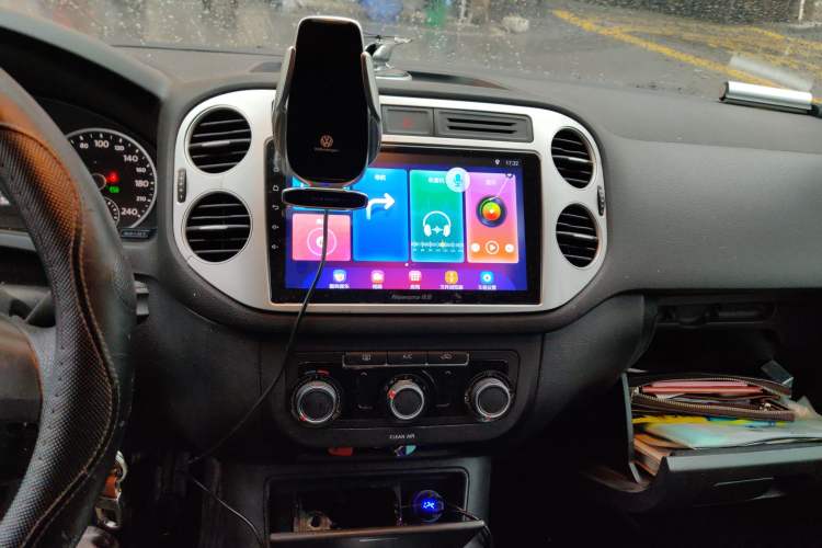 Used Volkswagen Tiguan 2017 300TSI Automatic Two-Wheel Drive Silk Road Luxury Edition Audio And AC Panel