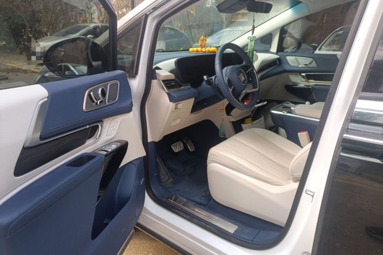 Used Buick Century 2023 2.0T Seven-Seater Yinshi Edition
