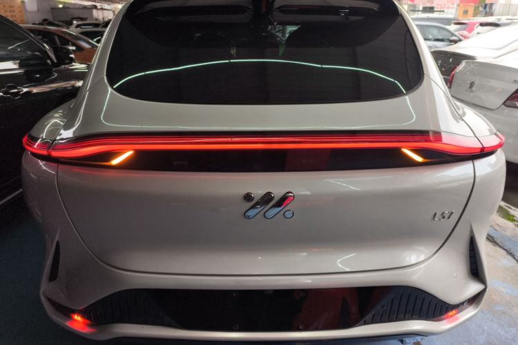 Used IM LS7 2023 100kWh Lux Rear-Drive Version