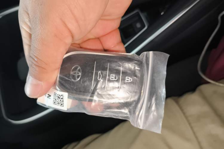 Used Toyota Avalon 2024 2.0L Ambition Edition Vehicle Key