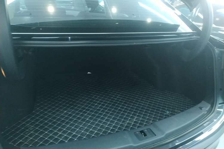 Used Hongqi E-QM5 2022 431 km Charge & Enjoy Edition