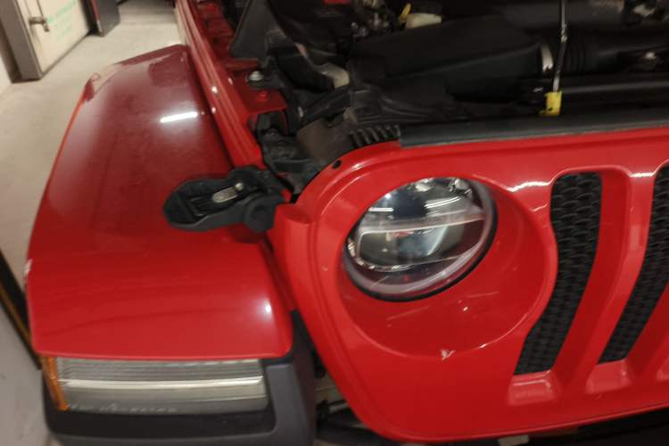 Used Jeep Wrangler 2021 2.0T Sahara Four-Door Edition Right Front Headlight