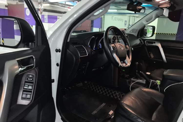 Used Toyota Prado 2016 3.5L Automatic TX-L NAVI Driver Seat