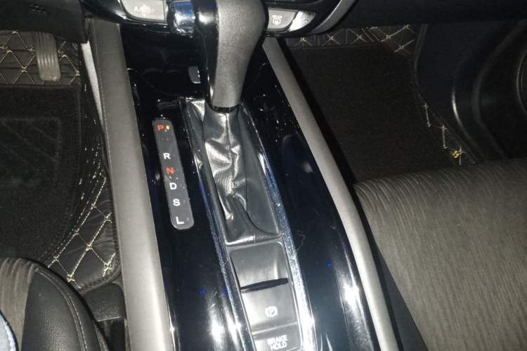 Used Honda Vezel 2020 1.5L CVT Pioneer Edition
