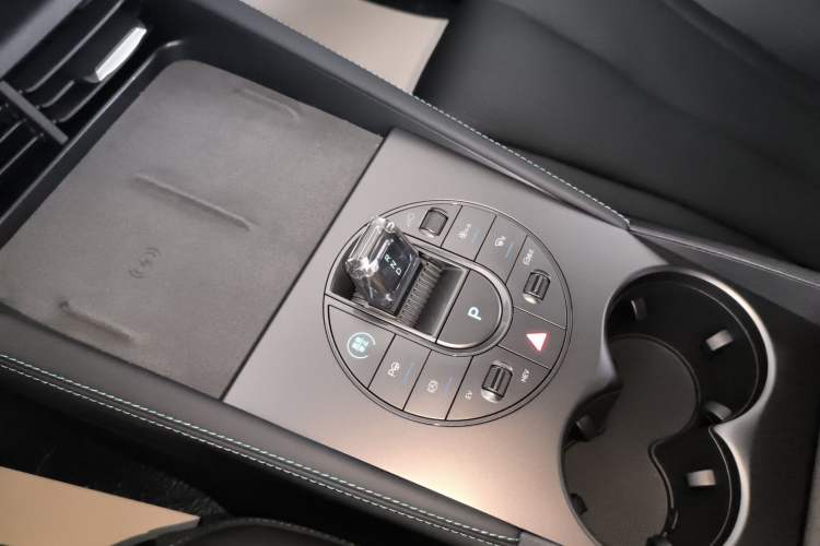 Used BYD Seal 06 New Energy 2025 DM-i Smart Drive 120KM Deluxe Model
