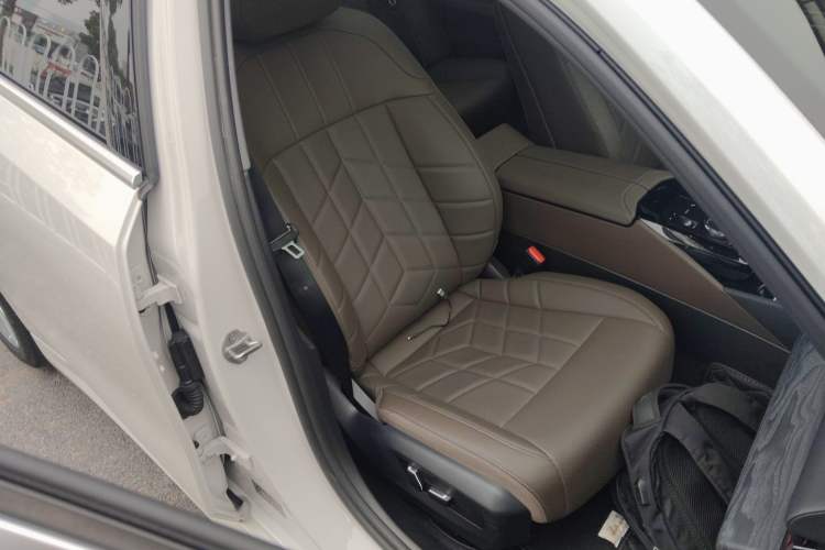 Used BMW 5 Series 2025 525Li Luxury Package