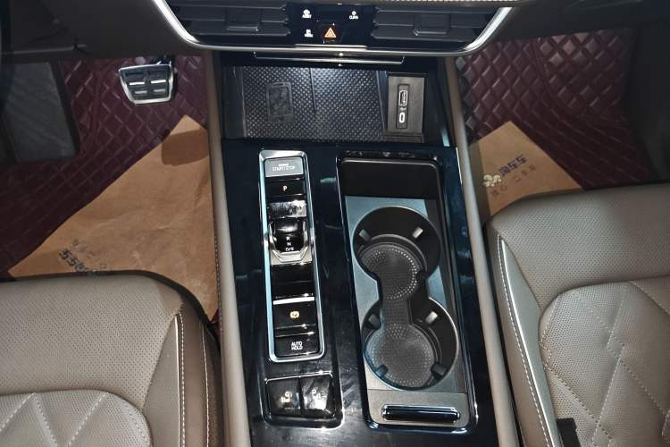 Used Volkswagen Viloran 2023 Revised 380TSI Prestige Edition Gear Lever