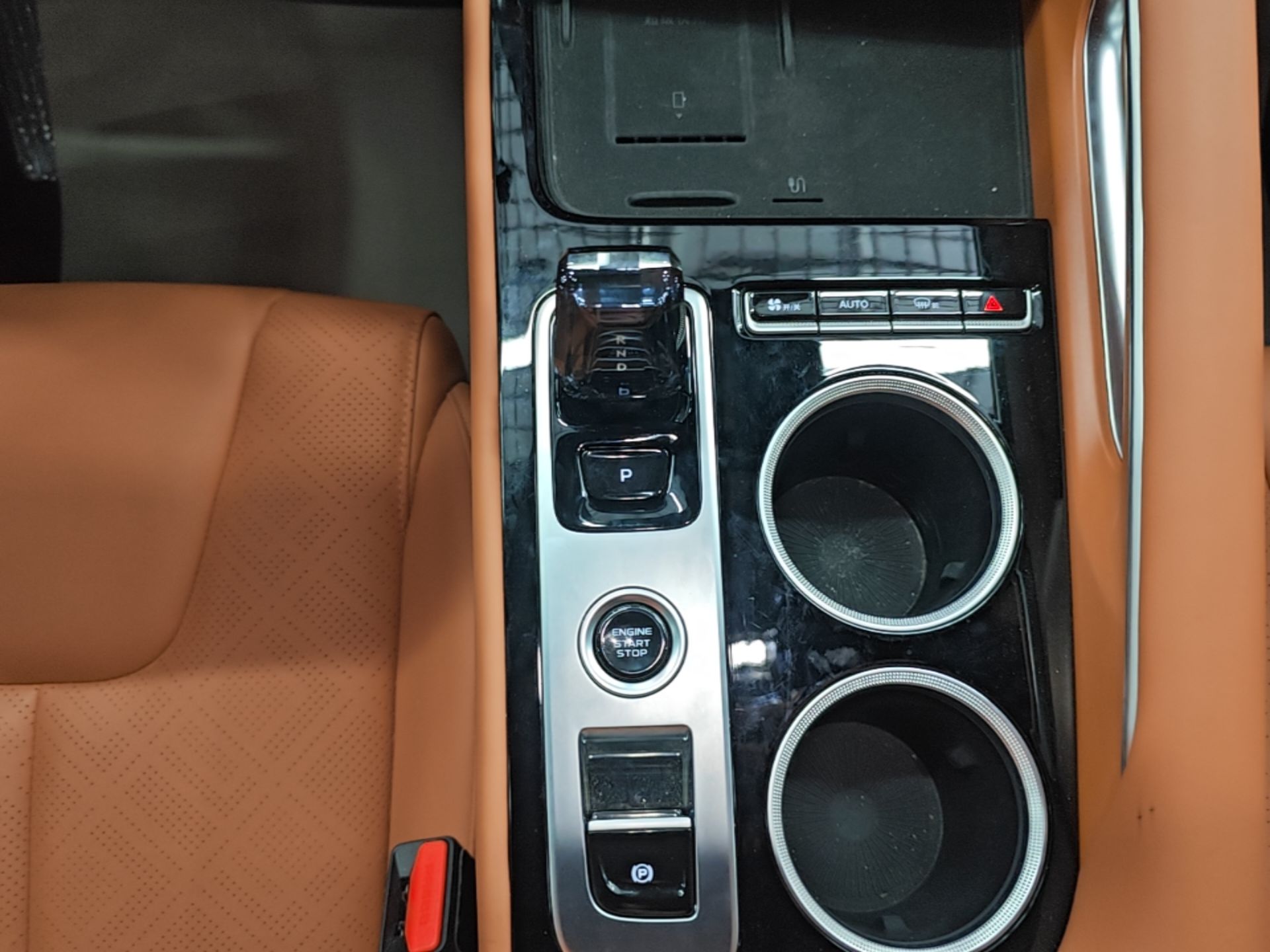 Geely Auto Emgrand X7 Sport 2026 Model 1.5TD Beloved — снимка 16