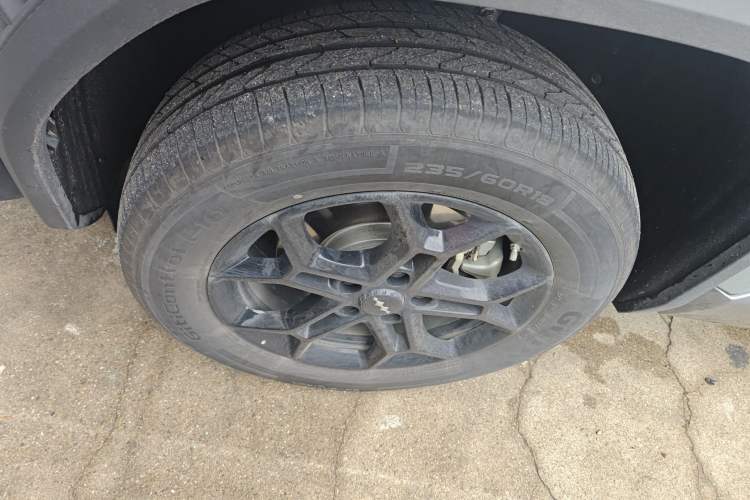 Used Formula Leopard Titanium 3 2025 501 km Range Rear-Wheel Drive Intelligent Driving Max Edition Left Front Wheel Hub