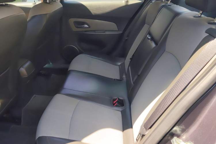 Used Chevrolet Cruze 2013 1.8L SE AT
