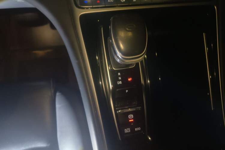 Used GAC Trumpchi M8 2021 Lingxiu Series 390T Ultimate Edition Gear Lever