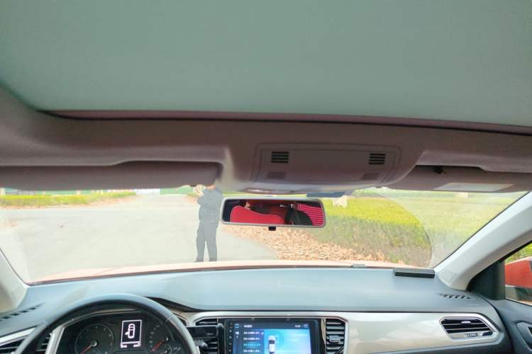 Used Volkswagen T-ROC 2018 230TSI DSG Two-Wheel Drive Advanced Version China V Standard Headliner