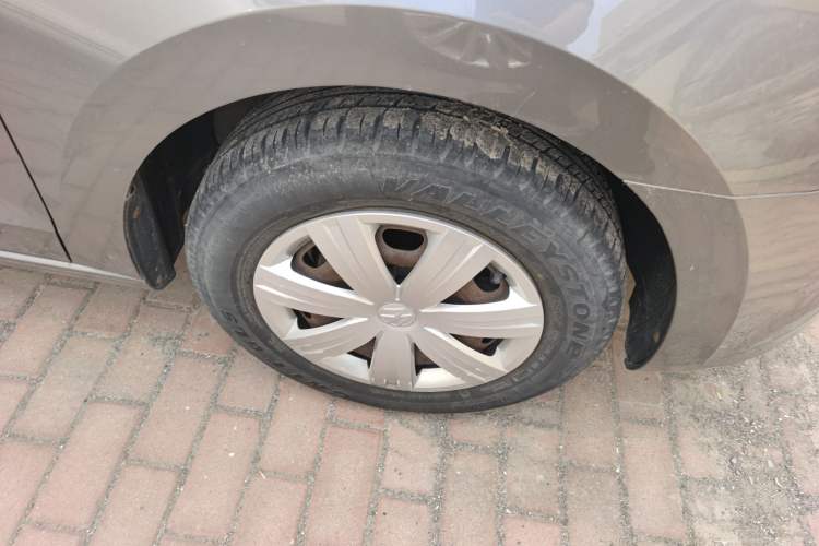 Used Volkswagen Jetta 2015 1.6L Manual Fashion Edition
