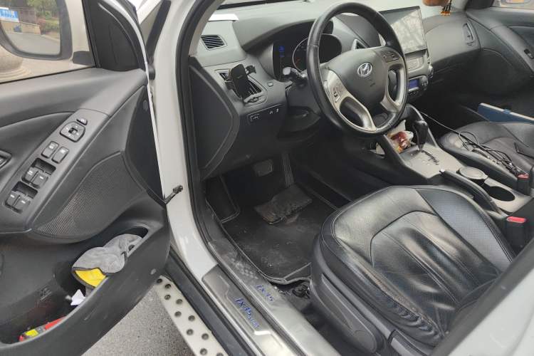 Used Hyundai ix35 2013 2.0L Automatic Two-Wheel Drive Smart GLS China IV Standard
