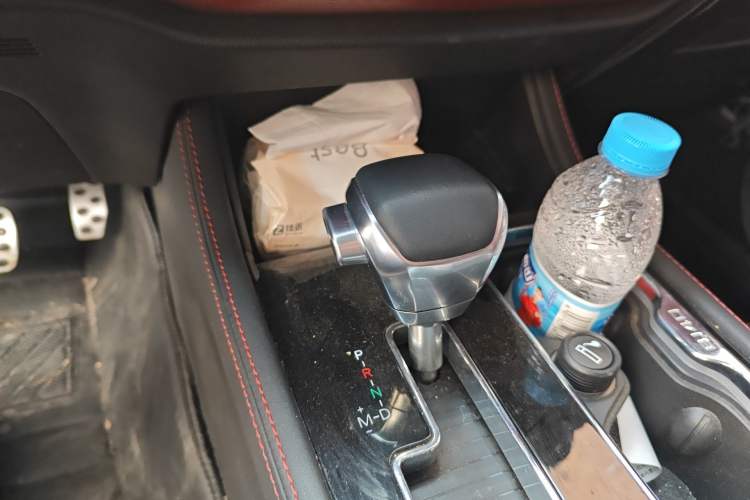 Used BAIC Off-Road BJ40 2019 2.3T Automatic Four-Wheel Drive Urban Hunter Edition Flagship Model China VI Emission Standard Gear Lever