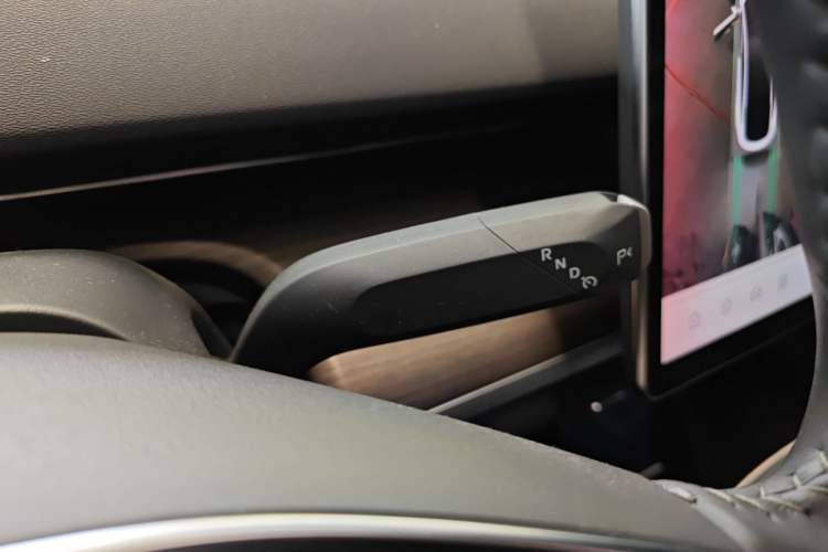 Used CHANGAN NEVO A07 2024 All-Electric "True Fragrance" Edition 515 Luxurious Model 58.9 kWh Gear Lever