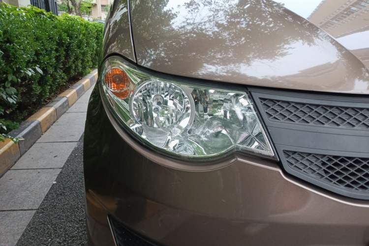 Used Wuling Hongguang 2016 1.5L S Comfort Version Right Front Headlight