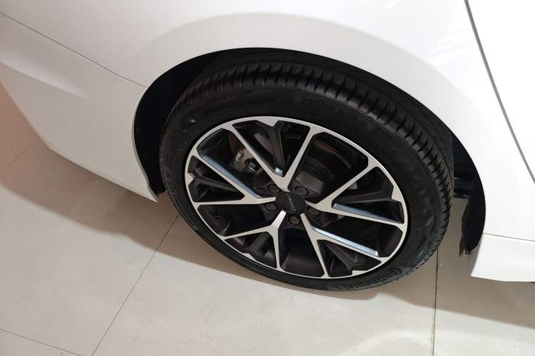 Used Lynk & Co 03 2021 1.5TD DCT Jing Champion Edition Right Rear Wheel Hub