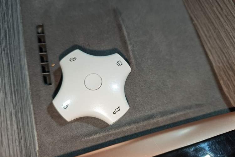 Used Dongfeng eπ eπ007 2024 Pure Electric 540 All-Wheel Drive Max Edition Vehicle Key