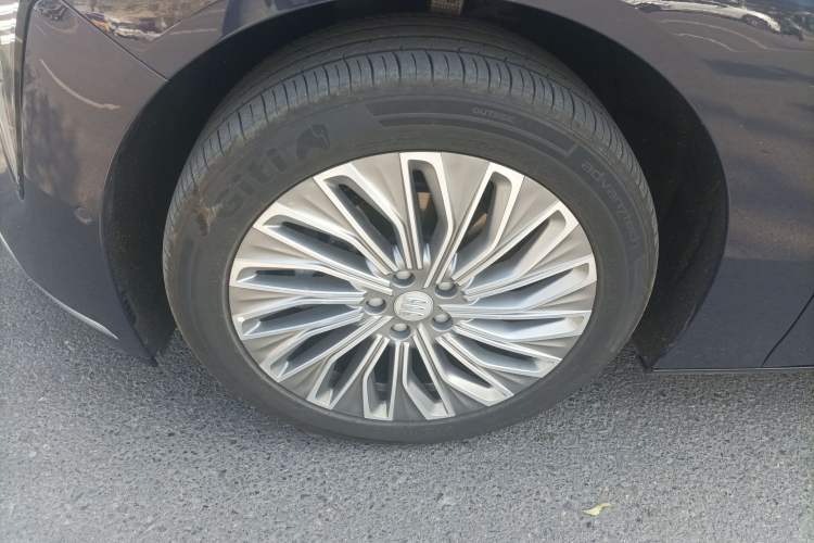 Used Buick L7 2025 Model Luxury Leisure Smart Driving Edition Left Front Wheel Hub