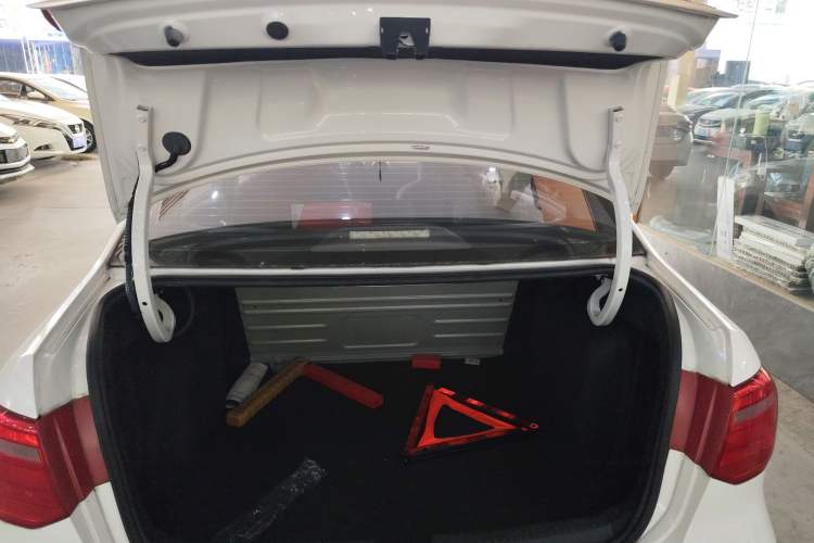 Used Volkswagen Jetta 2015 1.4L Manual Fashion Model