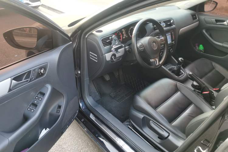 Used Volkswagen Sagitar 2014 Revised Version 1.4TSI Manual Luxury Edition