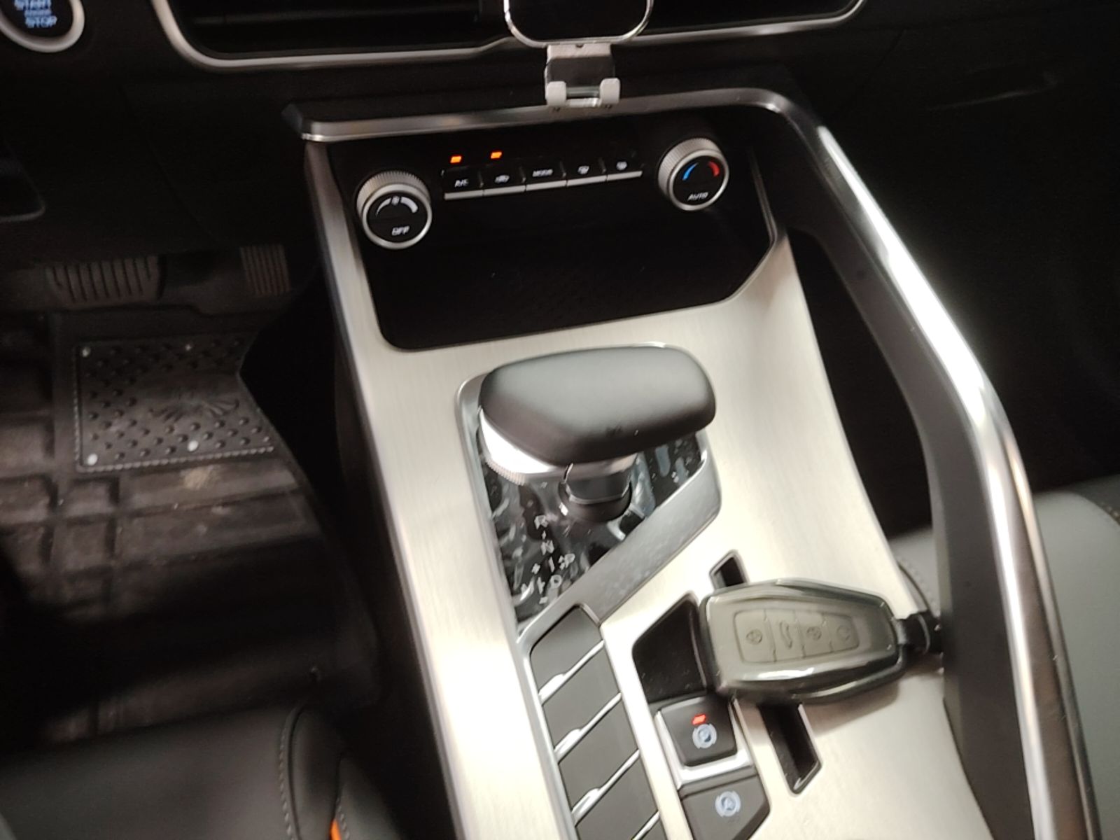 Geely Auto Coolray 2024 1.5T DCT Longteng Edition — снимка 16
