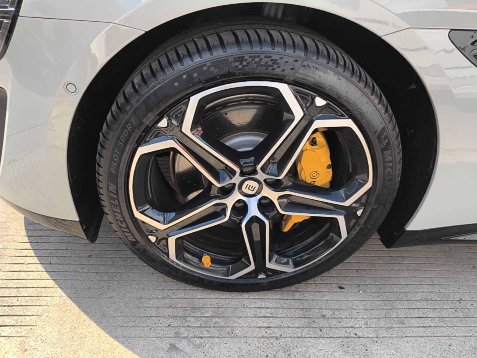 Xiaomi Auto SU7 2024 Rear-Drive Long-Range Intelligent Driving Version — снимка 10