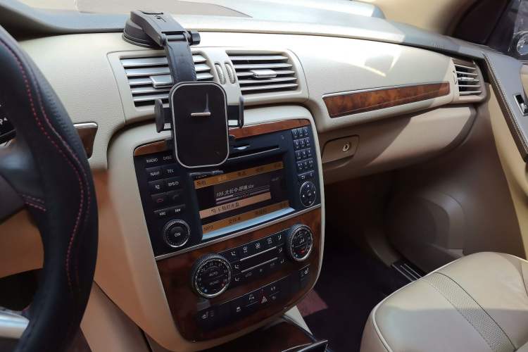 Used Mercedes-Benz R-Class 2011 R 350 L 4MATIC
