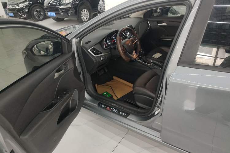 Used Chevrolet Monza 2020 Light Hybrid Redline 320T Dual-Clutch Joyful Edition
