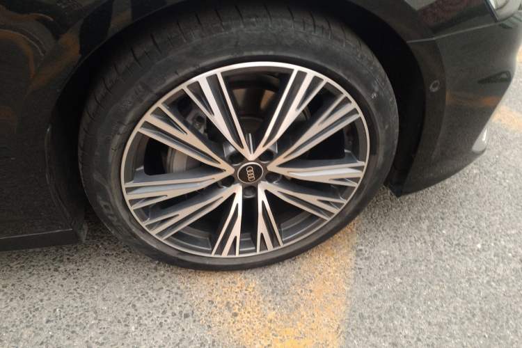 Used Audi A6L 2023 45 TFSI quattro Prestige Dynamic Edition Right Front Wheel Hub