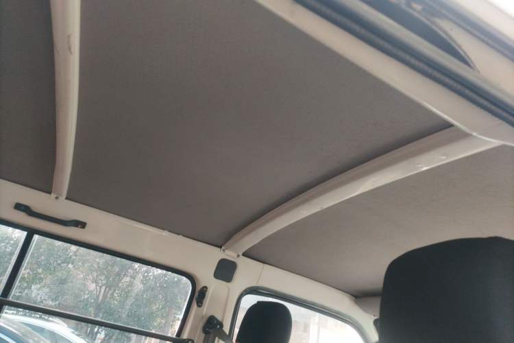 Used Foton Scenic 2012 2.0L Express Standard Short-Wheelbase Version 486EQV4
